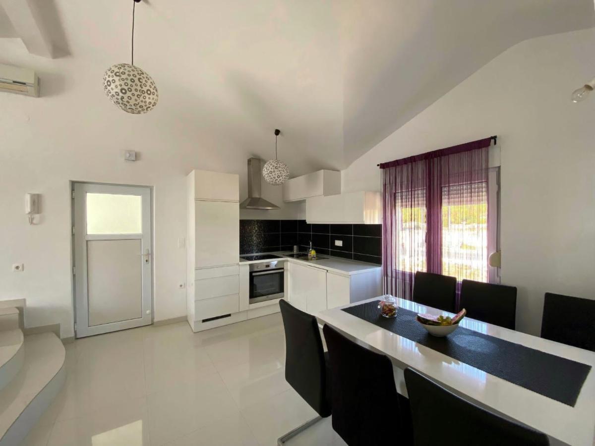 Apartments With A Parking Space Maslenica, Novigrad - 12636 Jasenice  Bagian luar foto